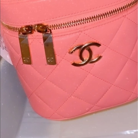 Chanel - Picture 1 of 2